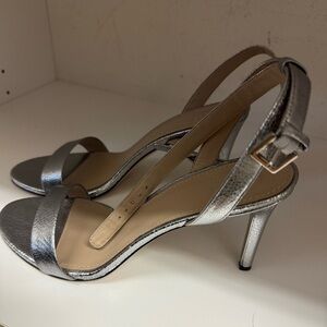 Pewter Tory Burch Heels Practically New!